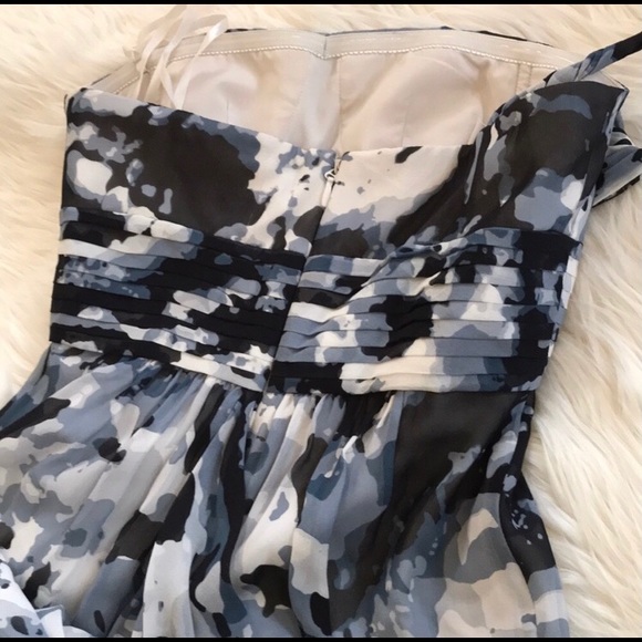 BCBGMAXAZRIA silk one shoulder gown size 2 - Picture 3 of 7